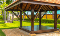 Pflege und Schutz von Gartenpavillons aus Holz für ihre Langlebigkeit
